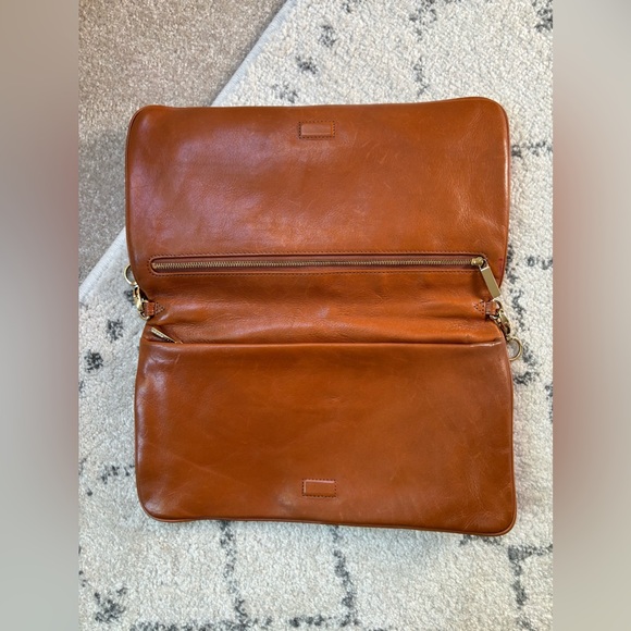 TORY BURCH Reva Flap Purse. Doubles as both shoulder as well as clutch. - Picture 3 of 10